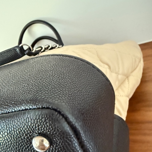 CHANEL Cream  & Black Tote Bag - Picture 5 of 16